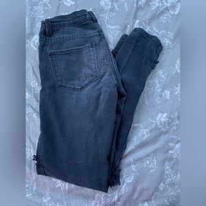F21 super ripped skinny jean